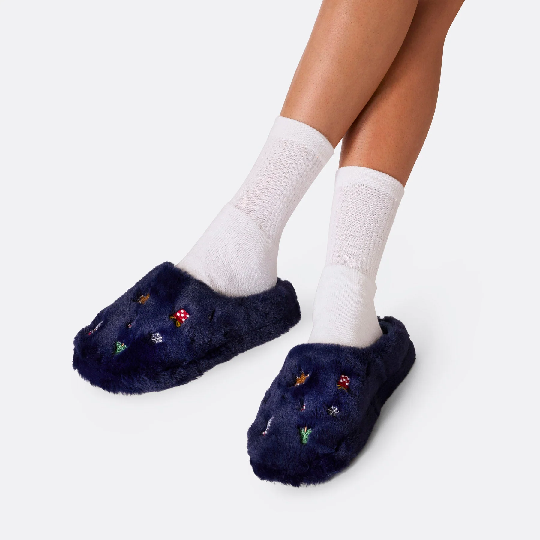 Fluffy Christmas Slippers - Image 2